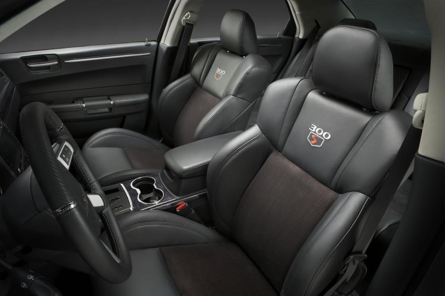  Chrysler 300C S8 2010 года  (фото 7 из 10)